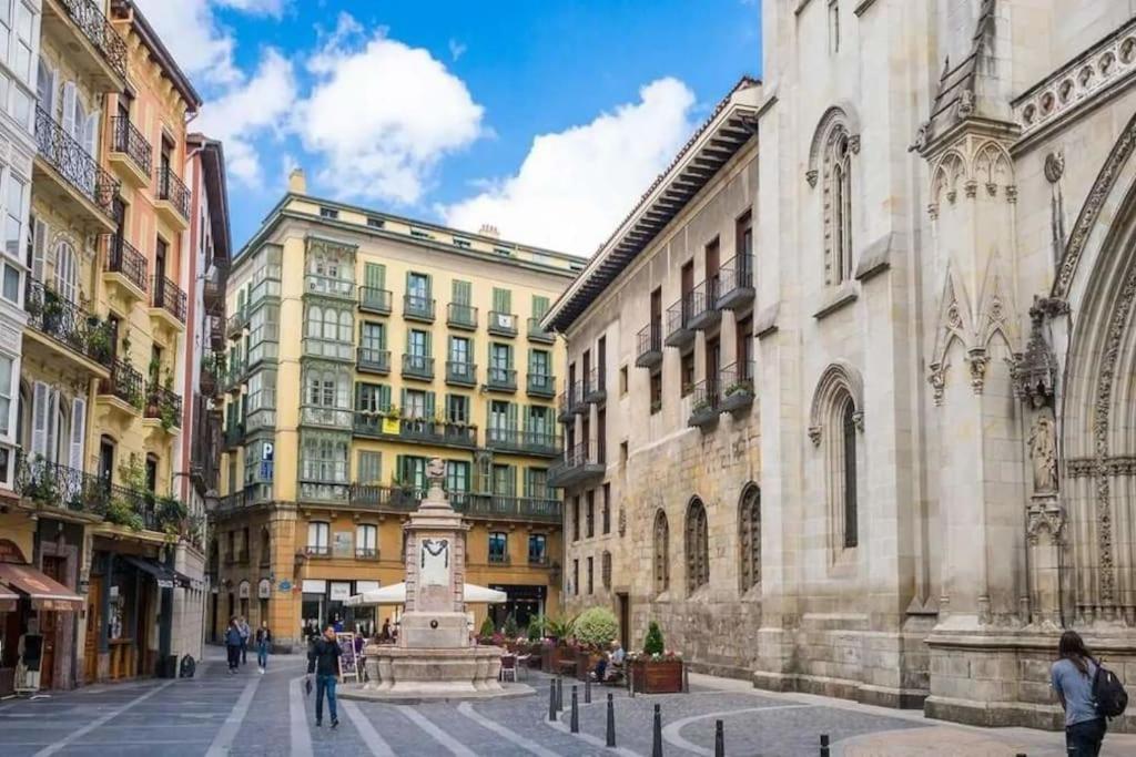 Calida Estancia Descubre La Ciudad بلباو المظهر الخارجي الصورة
