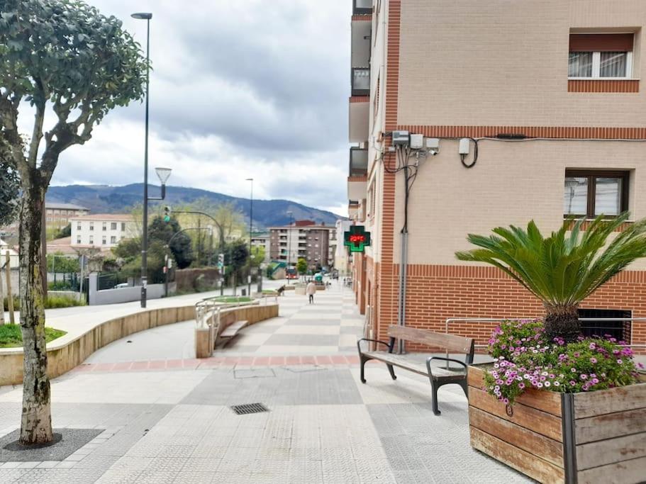 Calida Estancia Descubre La Ciudad بلباو المظهر الخارجي الصورة